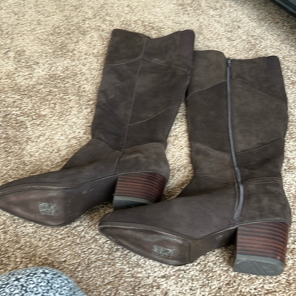 Crown vintage knee-high brown suede boots